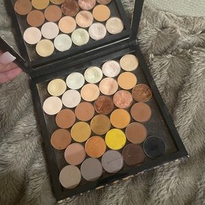 Tarte cheetah print magnetic palette with shadows